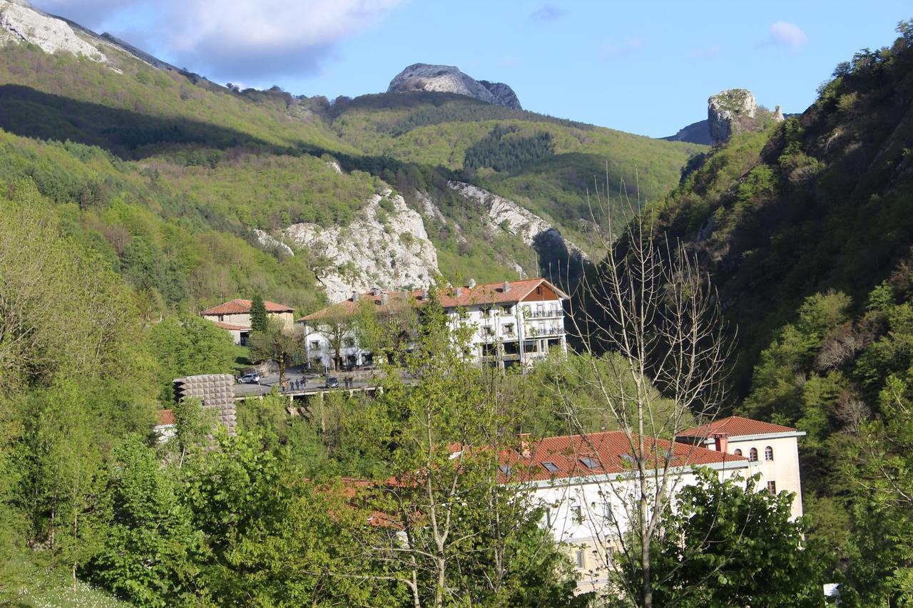 Arantzazu Aterpetxea Hostel Onate Luaran gambar