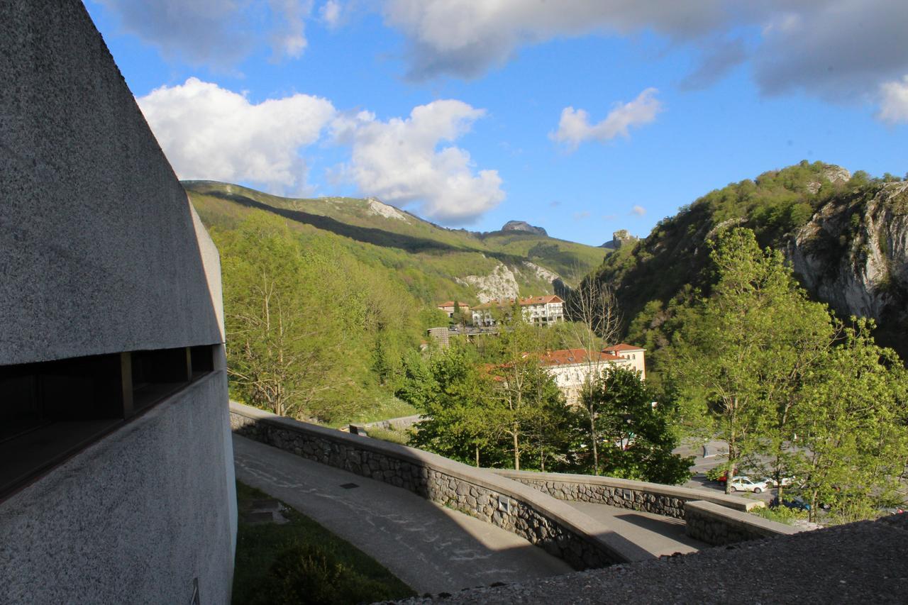Arantzazu Aterpetxea Hostel Onate Luaran gambar